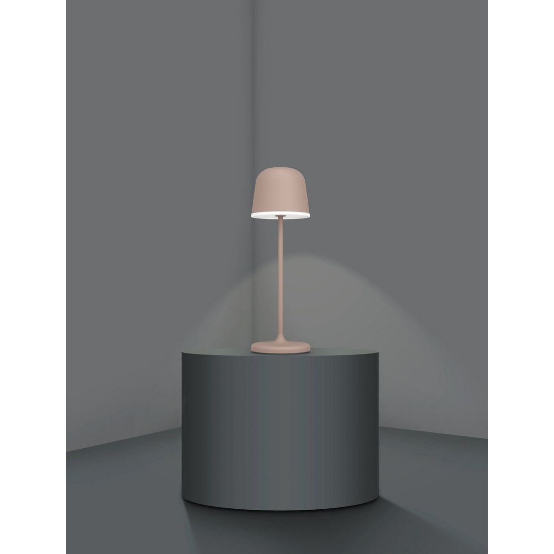 Mannera IP54 Outdoor Tafellamp oplaadbaar Roestbruin - De Smid Verlichting