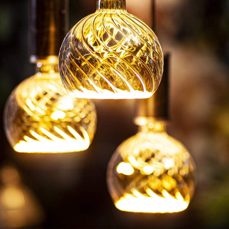 Segula Floating LED Twisted Globe Ø200mm Smokey Grey E27 6W 300 Lm 1900K