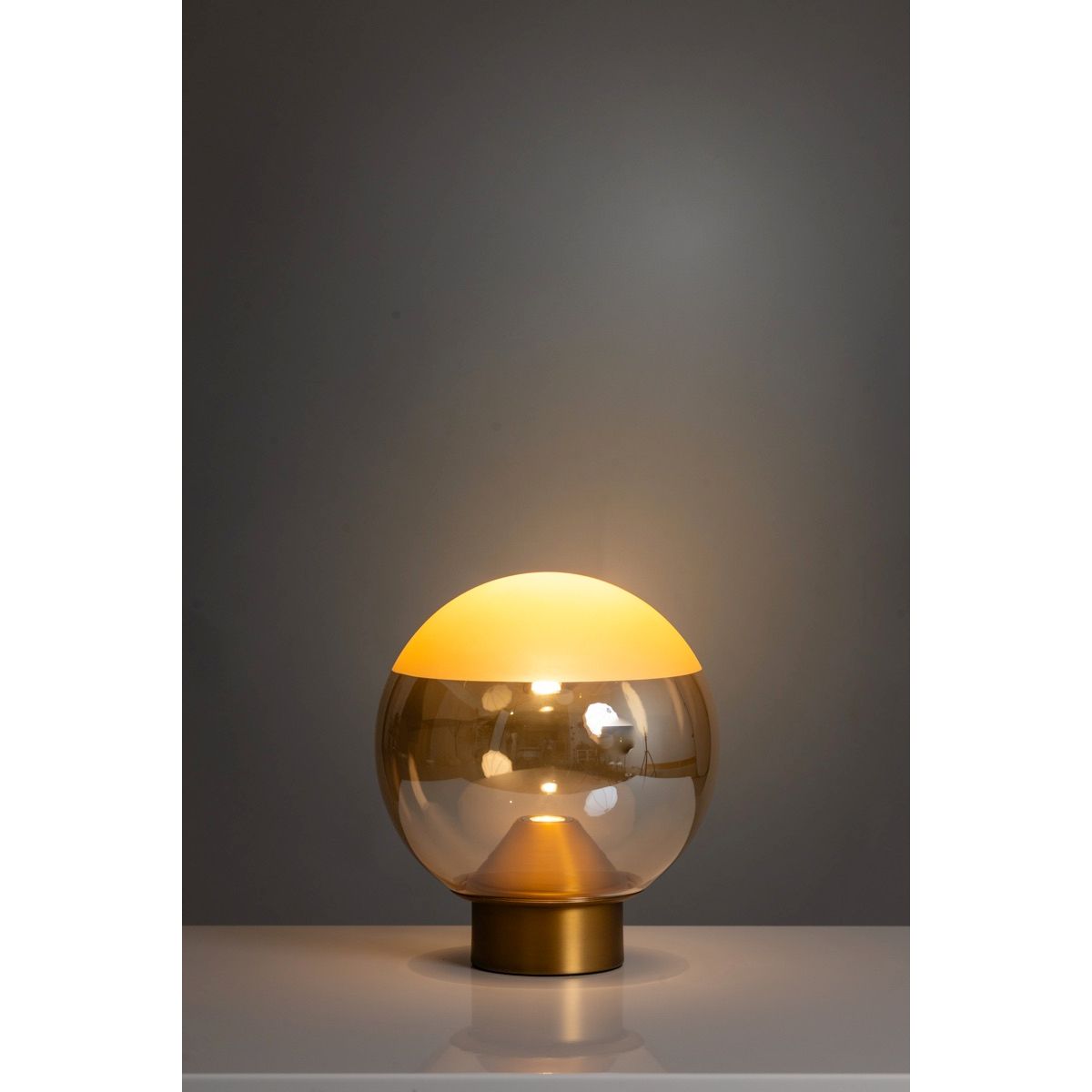 ETH Yvonne Tafellamp 1-Lichts – Zwart met Amberkleurig Glas (6W, dimbaar)05